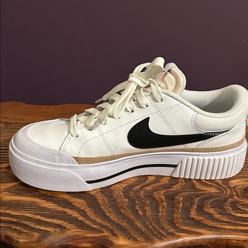 Nike Court Legacy Left White and Black Sneakers - Picture 11 of 11